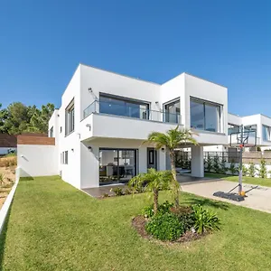  Villa As Andorinhas - Walking Distance To Monte Clerigo And Amoreira Beaches